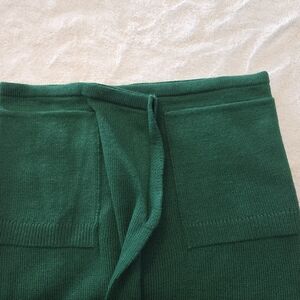 Long Sleeves With Pockets NYC Emerald V-Neck Sweater XL